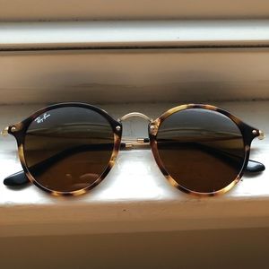 Ray Ban Round Fleck